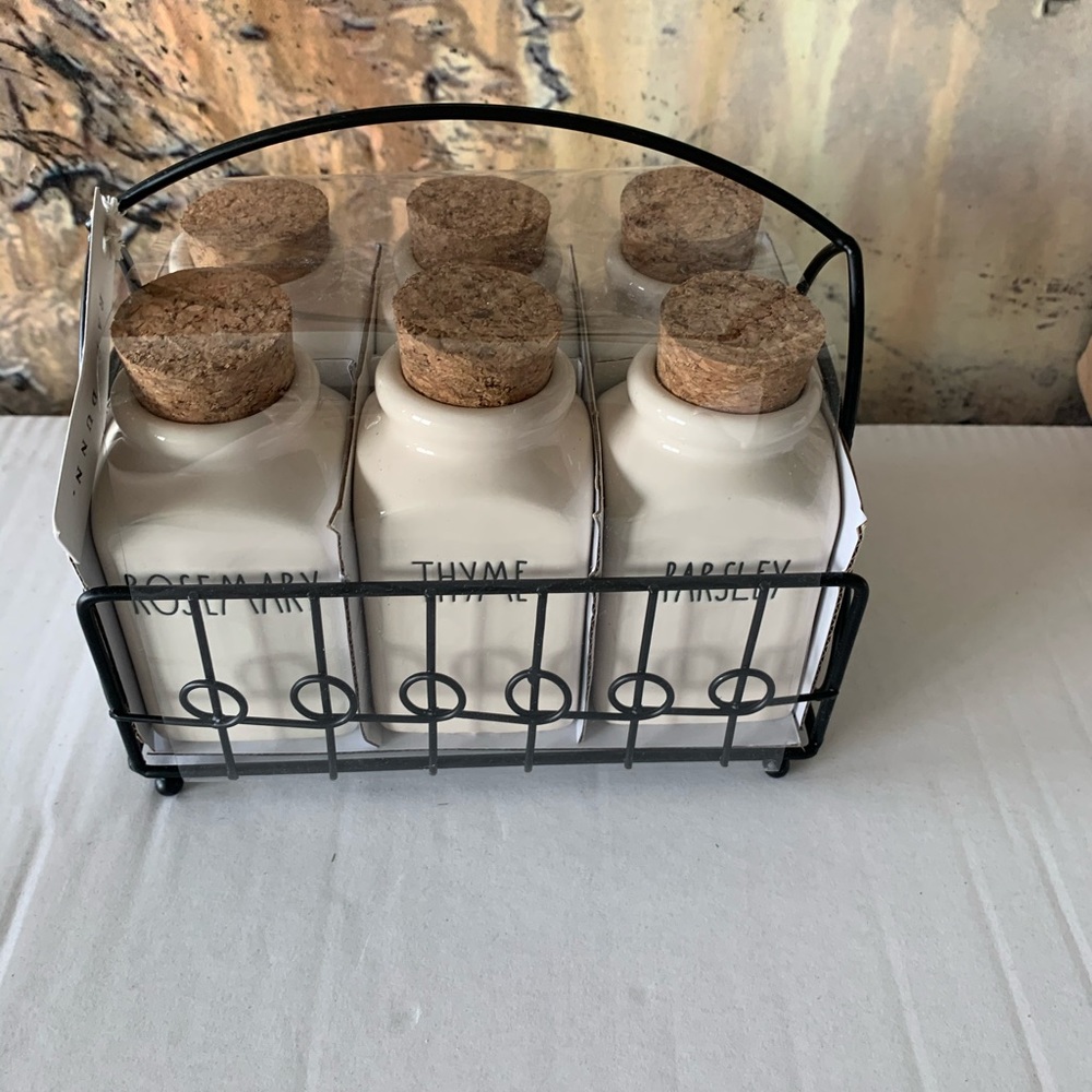 Rae Dunn 6 spice jar with rack/ holder